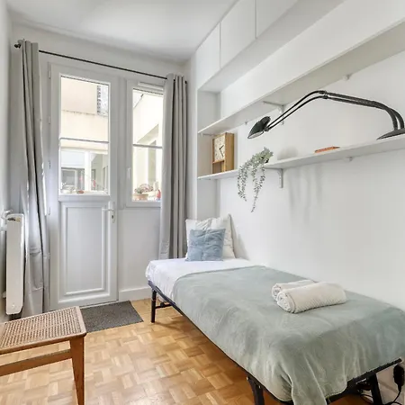 Cute In The Heart Of The Latin District Apartment